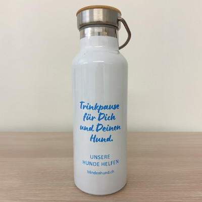 Arrière d'une bouteille avec une phrase